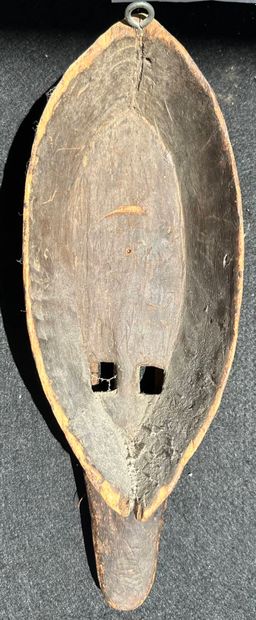 AFRICA, GABON - ADOUMA
Carved wooden and...