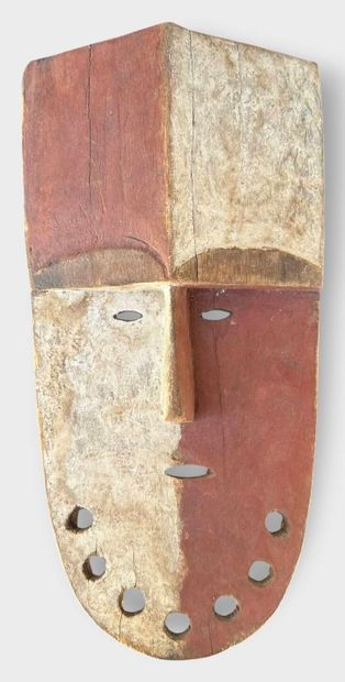 AFRICA, GABON - ADOUMA
Polychrome carved...
