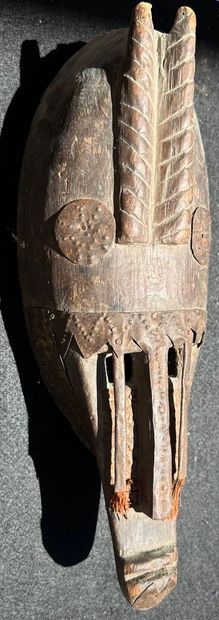 AFRICA, GABON - ADOUMA
Carved wooden and...