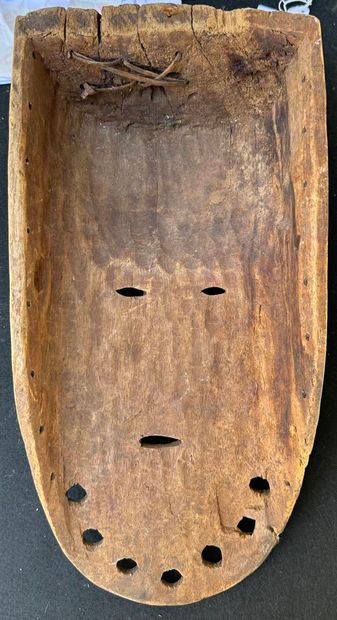 AFRICA, GABON - ADOUMA
Polychrome carved...