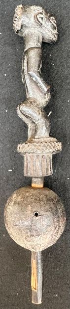 AFRICA, DRC - TCHOKWE
Carved wooden rattle...