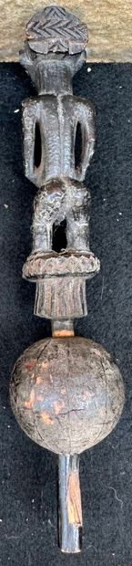 AFRICA, DRC - TCHOKWE
Carved wooden rattle...