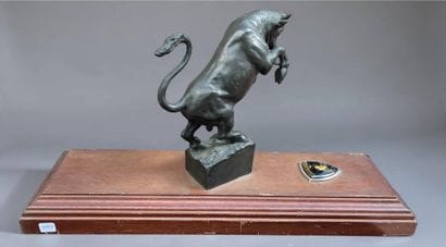 Michelangelo MONTI (1875-1946) 
Taureau cabrant
Bronze...