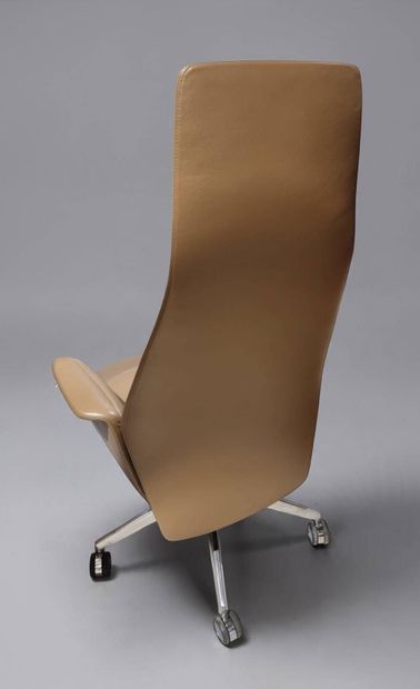 POLTRONA FRAU
Fauteuil président en cuir...