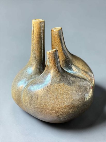 Tim ORR (1940)
Three-necked vase in glazed...