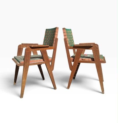 1950s piece
Pair of armchairs made of wood...