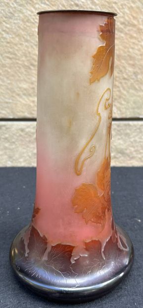 GALLE
Berluze vase made of acid-etched multilayered...