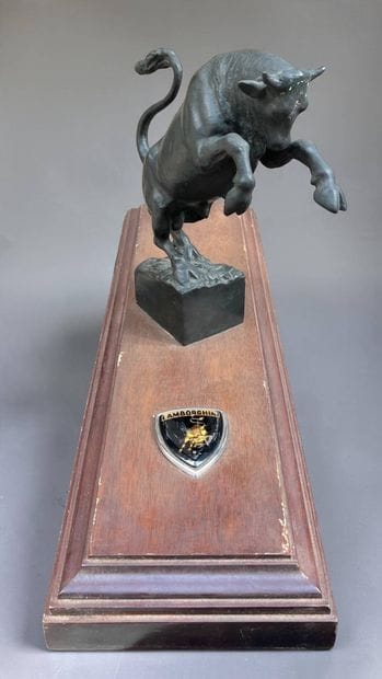 Michelangelo MONTI (1875-1946) 
Taureau cabrant
Bronze...