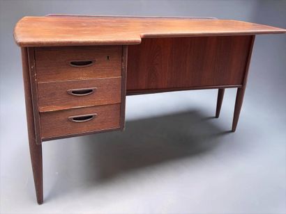 Goran STRAND (XXe siècle) 
Bureau boomerang...