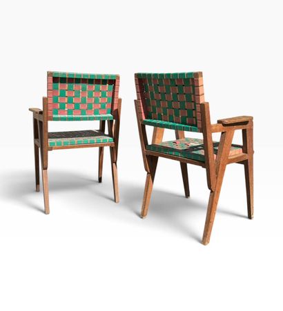 1950s piece
Pair of armchairs made of wood...