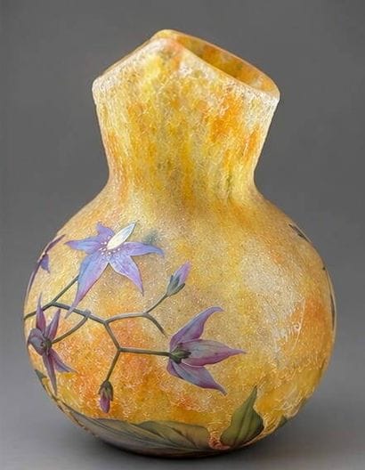DAUM NANCY FRANCE
Ball-shaped vase with a...