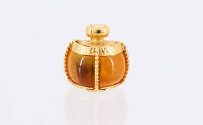 YVES SAINT LAURENT
Broche « Champagne »
Métal...