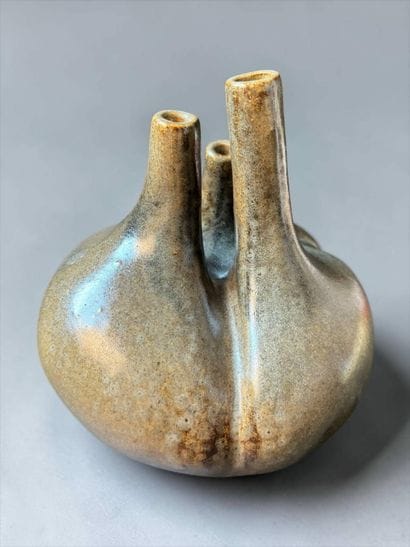 Tim ORR (1940)
Three-necked vase in glazed...