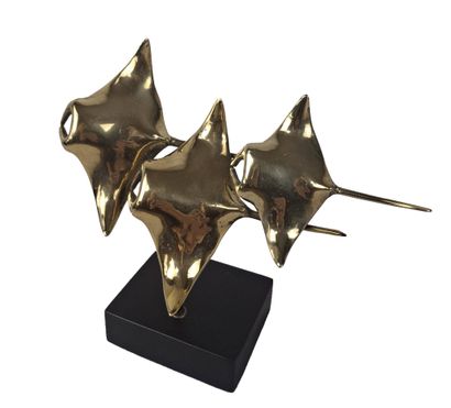 Trois raies manta
Bronze doré figurant trois...