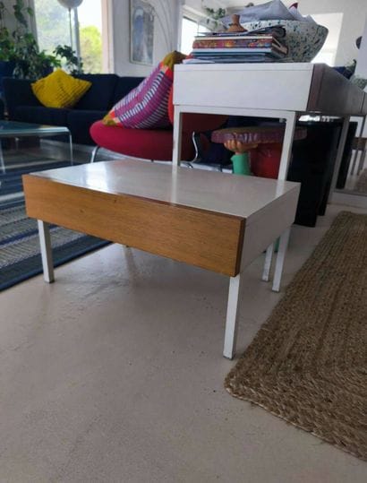 INTERLÜBKE Germany 
Coiffeuse avec sa petite...