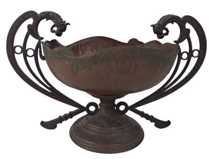 ÉPOQUE ART NOUVEAU, vers 1900
Coupe sur pied
Cuivre...
