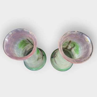 LEGRAS, dans le goût de
Paire de vases en...