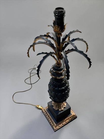 Maison Charles
Pineapple lamp made of black-...