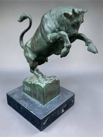 Michelangelo MONTI (1875-1946) 
Taureau cabrant
Régule...