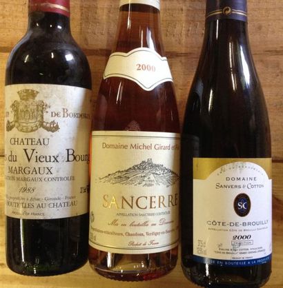 12 Demi bouteilles: 9 Brouilly, 3 Sancerre...