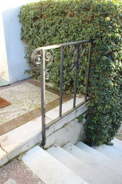 Rembarde gauche: - 1e partie 230 cm - 2e...