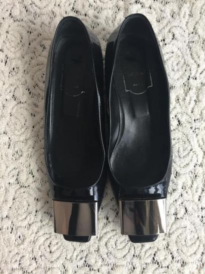 ROGER VIVIER

Paire de ballerines plates...