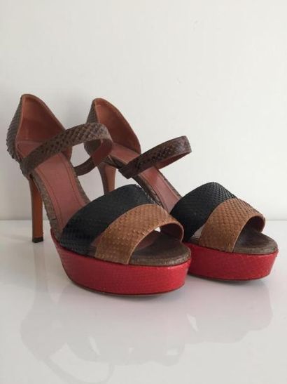 SONIA RYKIEL

Paire de sandales en python

mastic,...