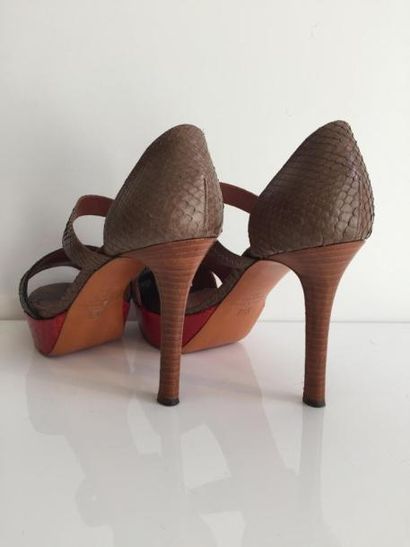 SONIA RYKIEL

Paire de sandales en python

mastic,...