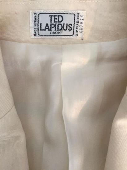TED LAPIDUS

Veste en laine sèche écru ,...