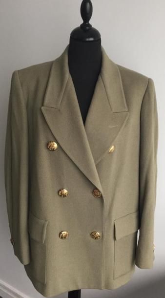 HERMES

Blazer croisé en cachemire vert,

boutons...