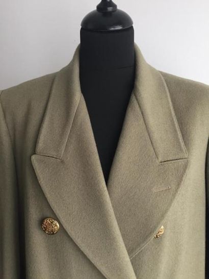 HERMES

Blazer croisé en cachemire vert,

boutons...