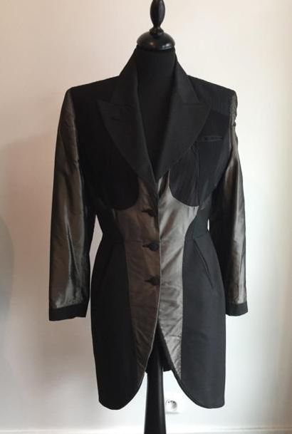 JEAN-PAUL GAULTIER

Veste longue en laine...