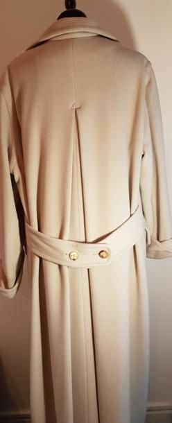 HERMES 

Manteau long en cachemire

ivoire...
