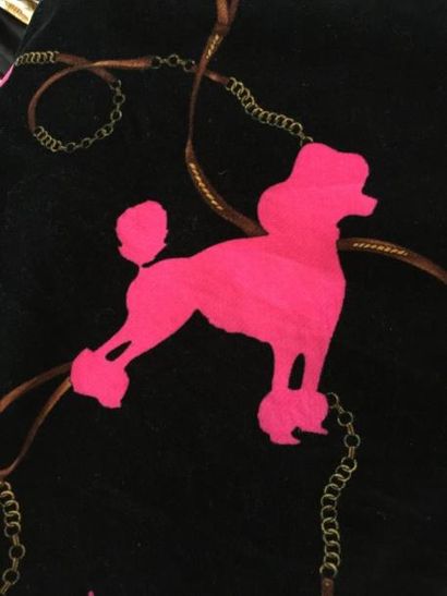 DOLCE & GABBANA

Jupe évasée en velours noir...