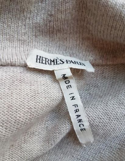 HERMES -

Twin-set en soie imprimée et

cachemire...