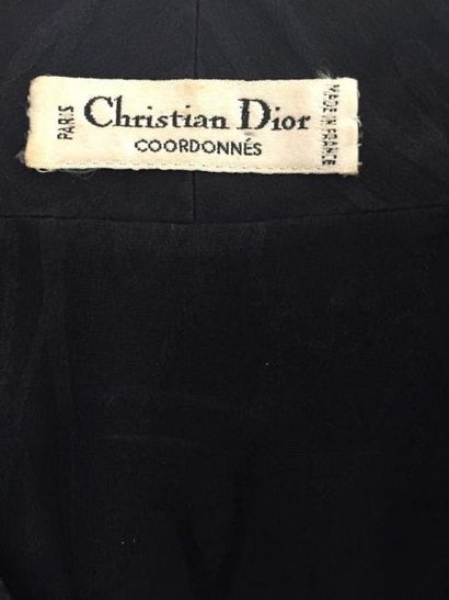 CHRISTIAN DIOR

Chemisier en soie façonnée...