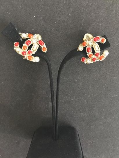 CHANEL

Paire de boucles d'oreilles clips

en...