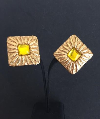 JEAN PATOU

Paire de boucles d’oreilles 

losange...