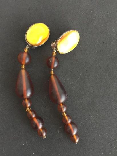 LANVIN

Paire de boucles d’oreilles

pendantes...