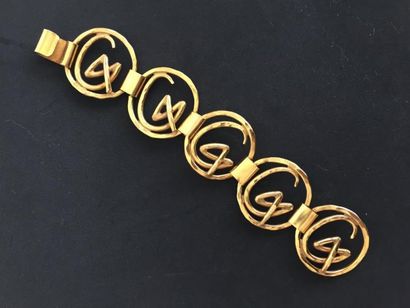 LACROIX

Bracelet en métal doré composé

d’anneaux...