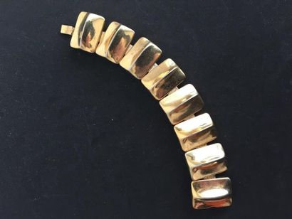 YVES SAINT LAURENT

Bracelet articulé , composé...
