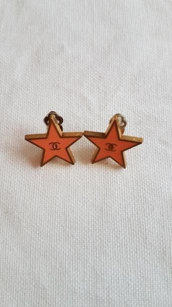 CHANEL 

Paire de boucles 

d’oreilles clips...