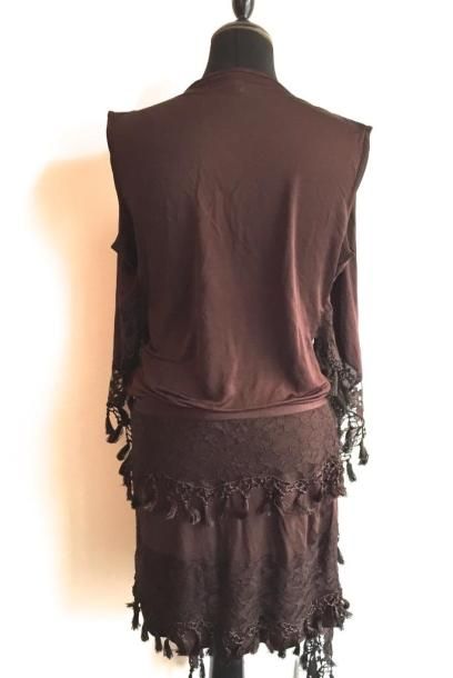 FERRE

Ensemble en viscose chocolat orné...
