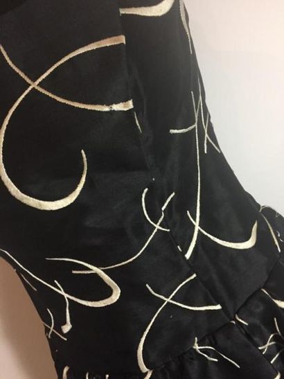 LORIS AZZARO Paris 

Robe bustier en soie...