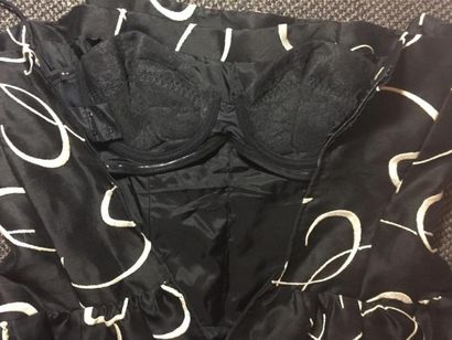 LORIS AZZARO Paris 

Robe bustier en soie...