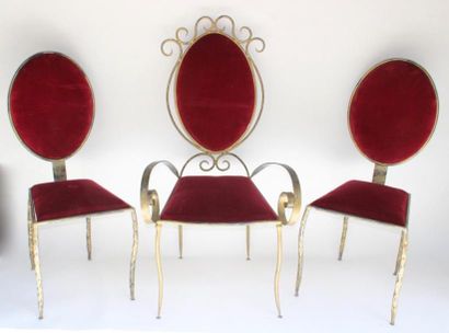 Ensemble de huit chaises et deux fauteuils...