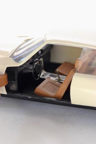 CITROEN SM - JOUET MONT BLANC

Voiture miniature...