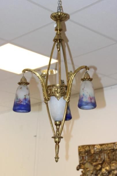 MULLER FRERES

Lustre en bronze doré à trois...