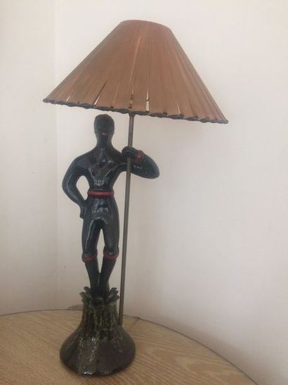 Colette Gueden, vers 1940

Importante lampe...