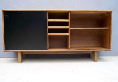 Jean DOMPS, 1955

Enfilade modèle « célibataire...